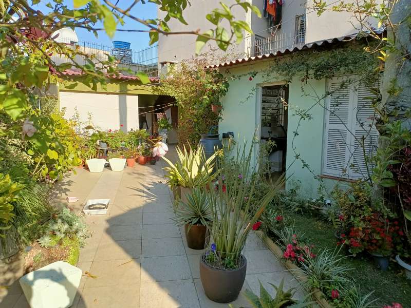 Casa com 4 quartos, 5 banheiros e 254m² à venda no bairro Centro, Pelotas