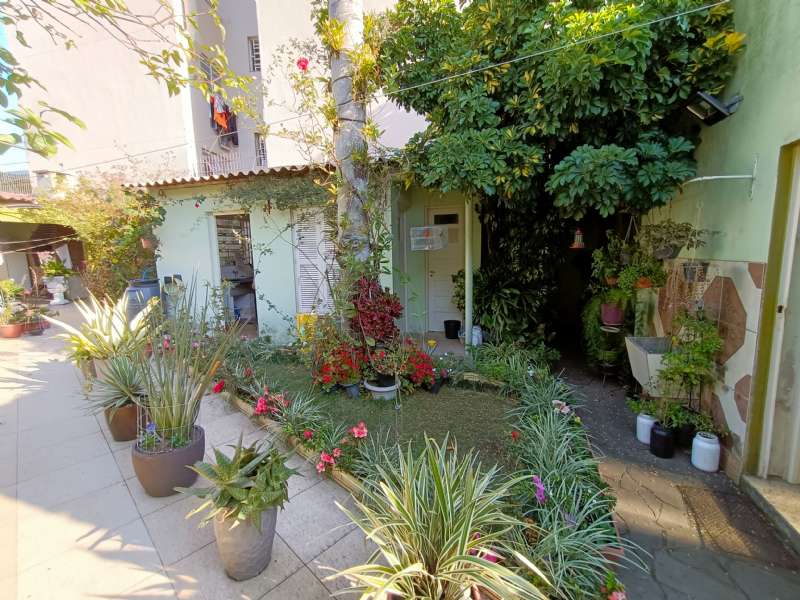 Casa com 4 quartos, 5 banheiros e 254m² à venda no bairro Centro, Pelotas
