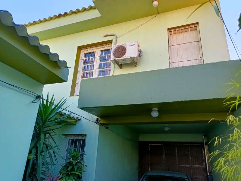 Casa com 4 quartos, 5 banheiros e 254m² à venda no bairro Centro, Pelotas