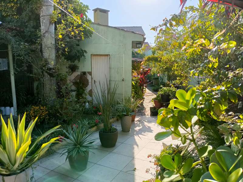 Casa com 4 quartos, 5 banheiros e 254m² à venda no bairro Centro, Pelotas