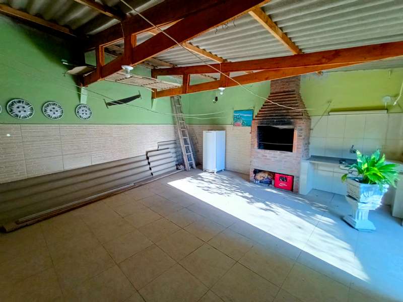 Casa com 4 quartos, 5 banheiros e 254m² à venda no bairro Centro, Pelotas