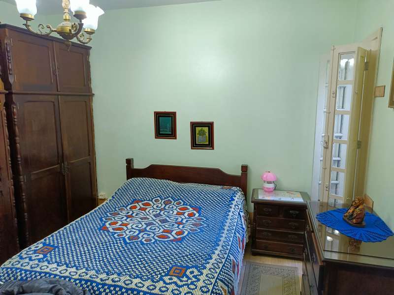 Casa com 4 quartos, 5 banheiros e 254m² à venda no bairro Centro, Pelotas