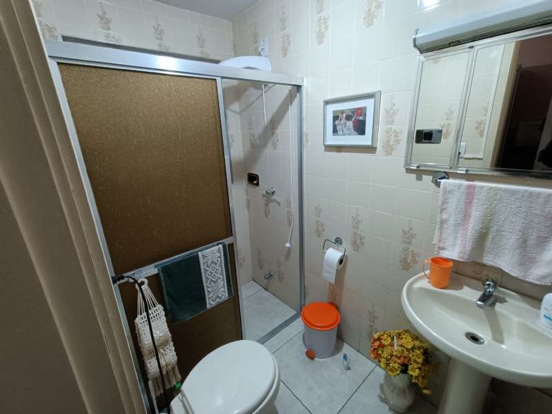 Casa com 4 quartos, 5 banheiros e 254m² à venda no bairro Centro, Pelotas