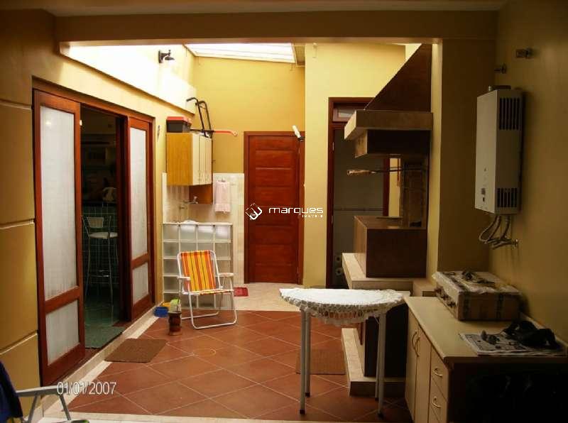 Casa com 2 quartos, 3 banheiros e 176m² à venda no bairro Centro, Pelotas