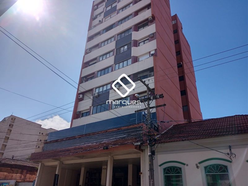 APARTAMENTO 2 Quartos e  1 Suíte no bairro CENTRO em PELOTAS