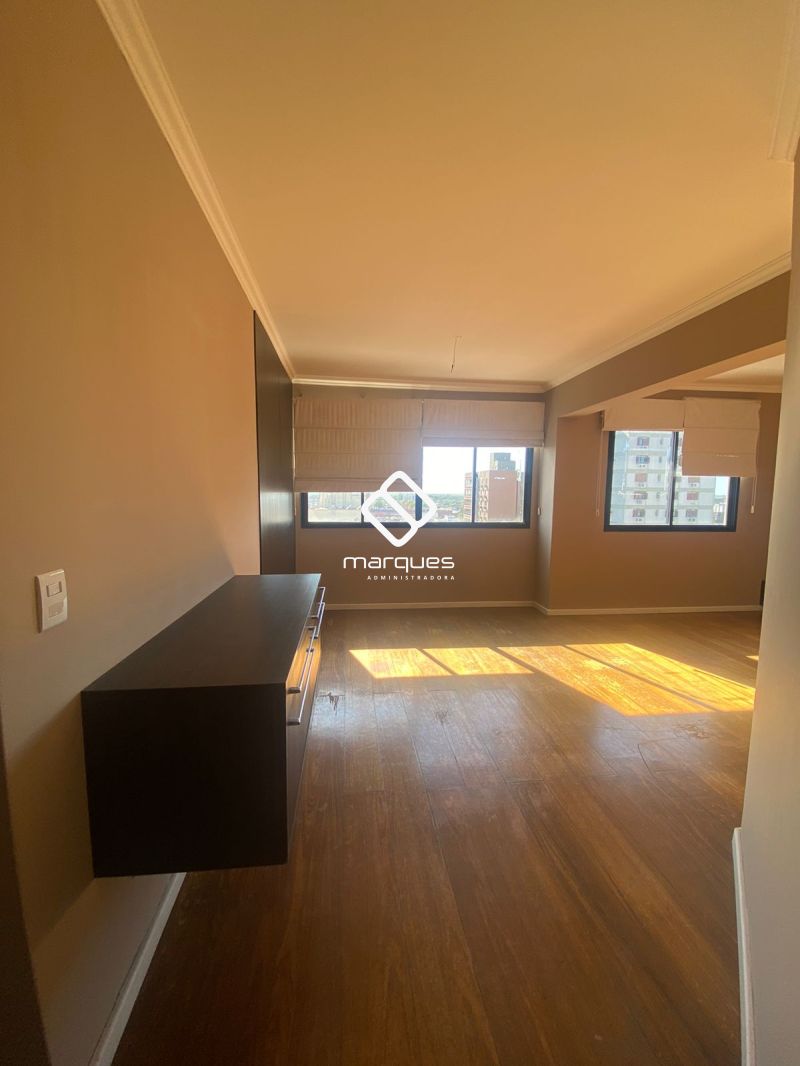 Apartamento com 2 quartos, 2 banheiros e 119m² para alugar no bairro Centro, Pelotas