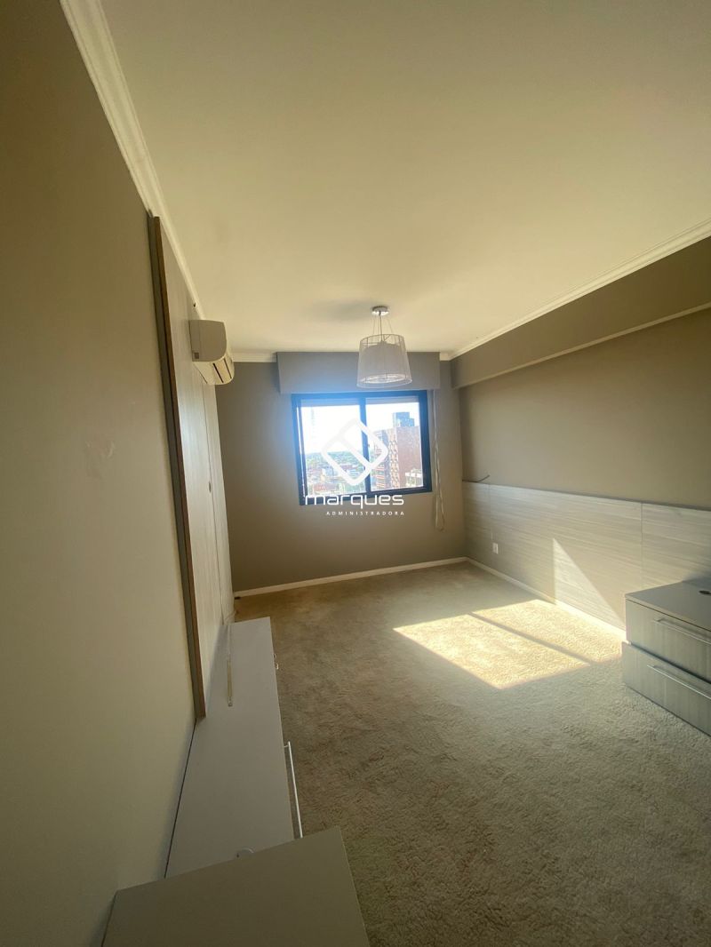 Apartamento com 2 quartos, 2 banheiros e 119m² para alugar no bairro Centro, Pelotas