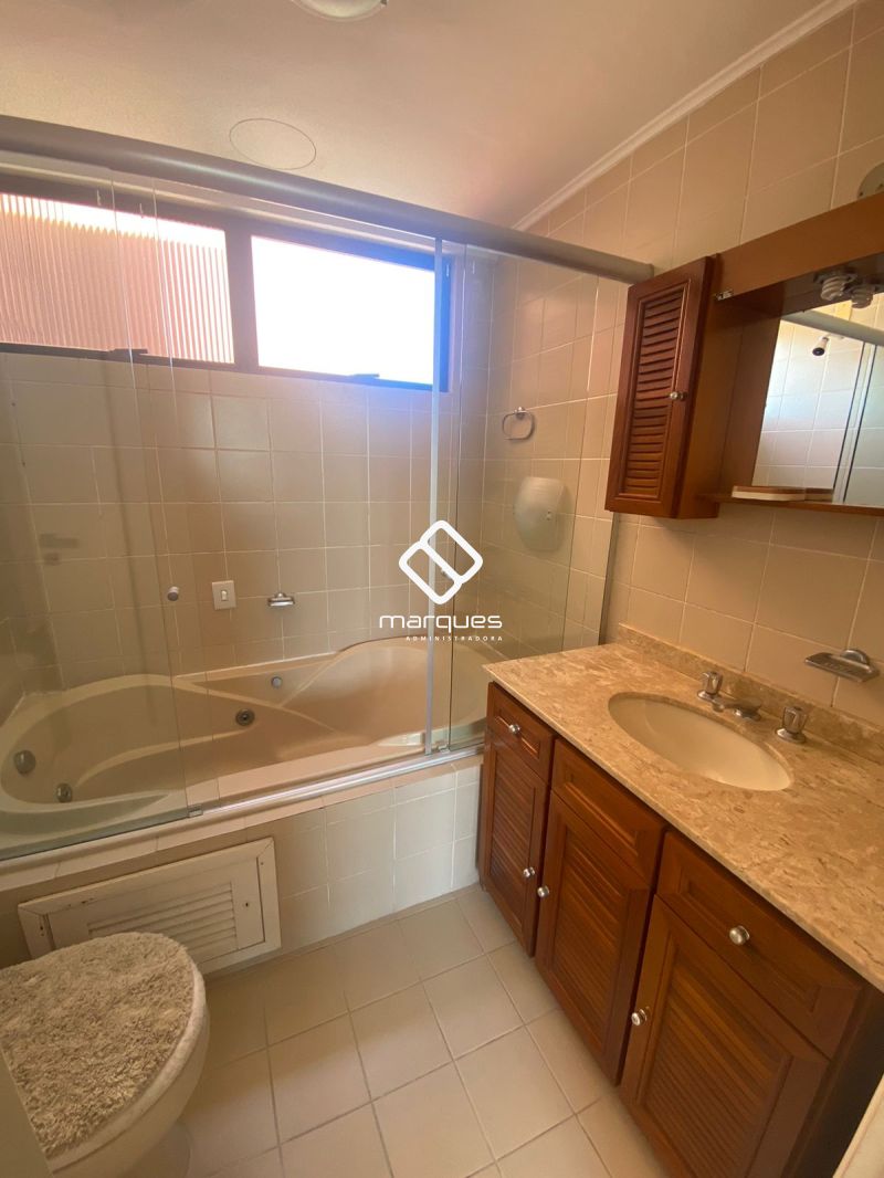 Apartamento com 2 quartos, 2 banheiros e 119m² para alugar no bairro Centro, Pelotas