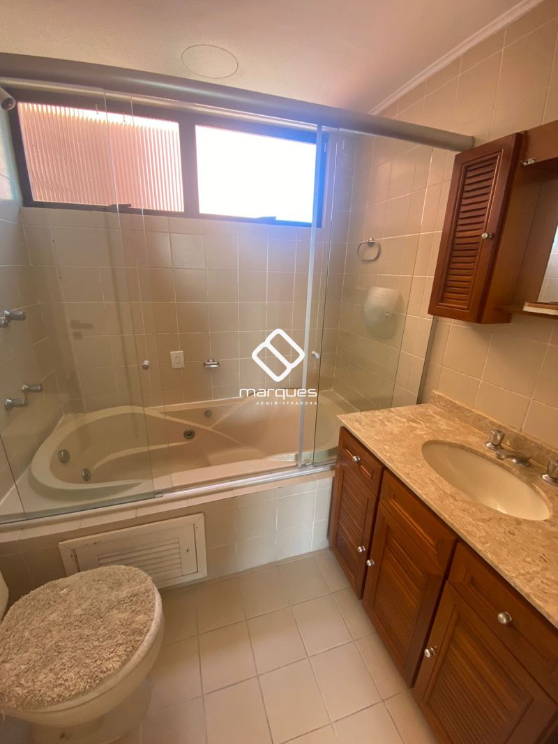 Apartamento com 2 quartos, 2 banheiros e 119m² para alugar no bairro Centro, Pelotas