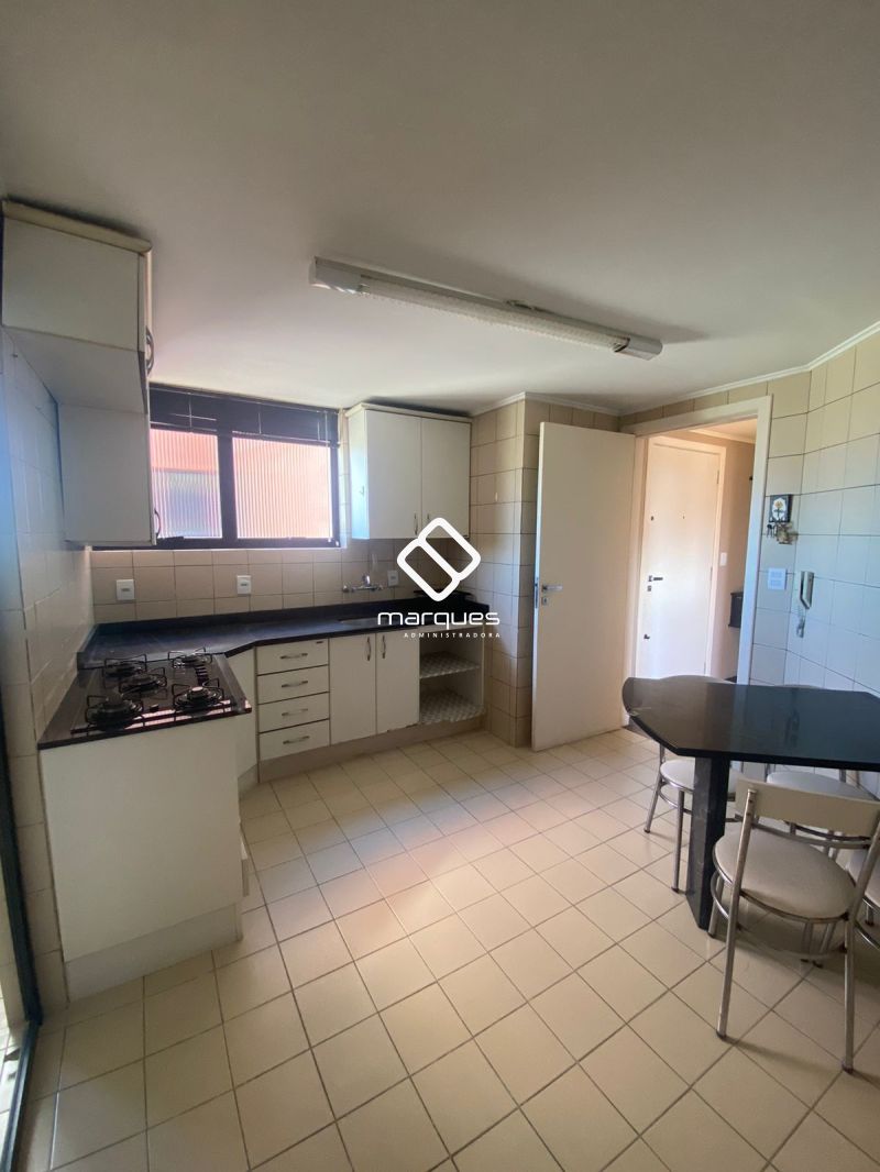 Apartamento com 2 quartos, 2 banheiros e 119m² para alugar no bairro Centro, Pelotas