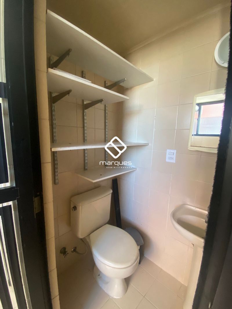 Apartamento com 2 quartos, 2 banheiros e 119m² para alugar no bairro Centro, Pelotas
