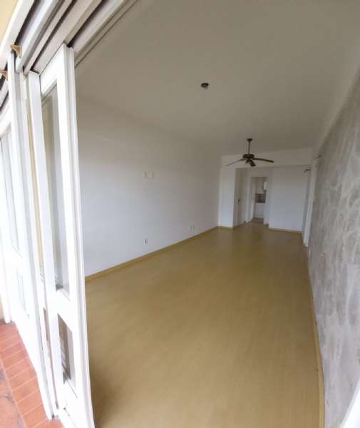 Apartamento com 3 quartos, 1 banheiro e 133m² à venda no bairro Centro, Pelotas