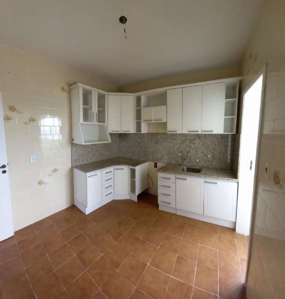 Apartamento com 3 quartos, 1 banheiro e 133m² à venda no bairro Centro, Pelotas