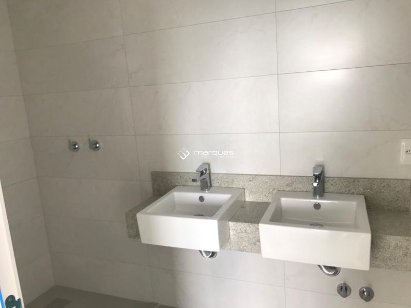 Apartamento com 3 quartos, 4 banheiros e 149m² à venda no bairro Três Vendas, Pelotas
