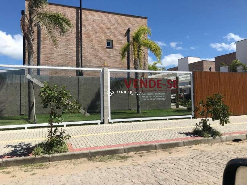 Casa com 3 quartos, 1 banheiro e 113m² à venda no bairro Laranjal, Pelotas