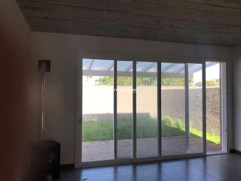 Casa com 3 quartos, 1 banheiro e 113m² à venda no bairro Laranjal, Pelotas