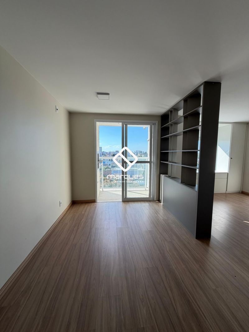Kit/Jk com 1 banheiro e 45m² para alugar no bairro Centro, Pelotas