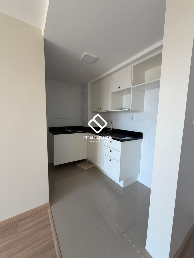 Kit/Jk com 1 banheiro e 45m² para alugar no bairro Centro, Pelotas