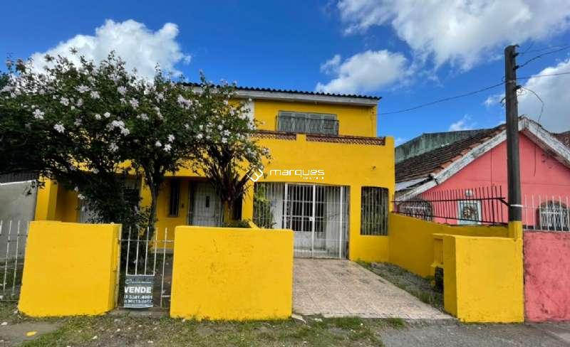 Casa com 3 quartos, 2 banheiros e 120m² à venda no bairro Três Vendas, Pelotas