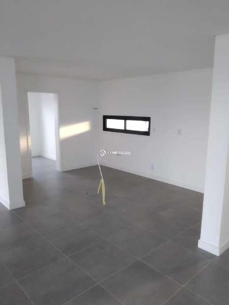 Casa com 3 quartos, 4 banheiros e 224m² à venda no bairro Laranjal, Pelotas