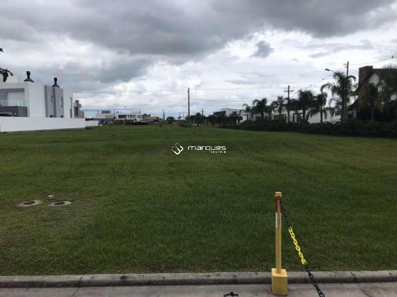 Terreno com 434m² à venda no bairro Laranjal, Pelotas