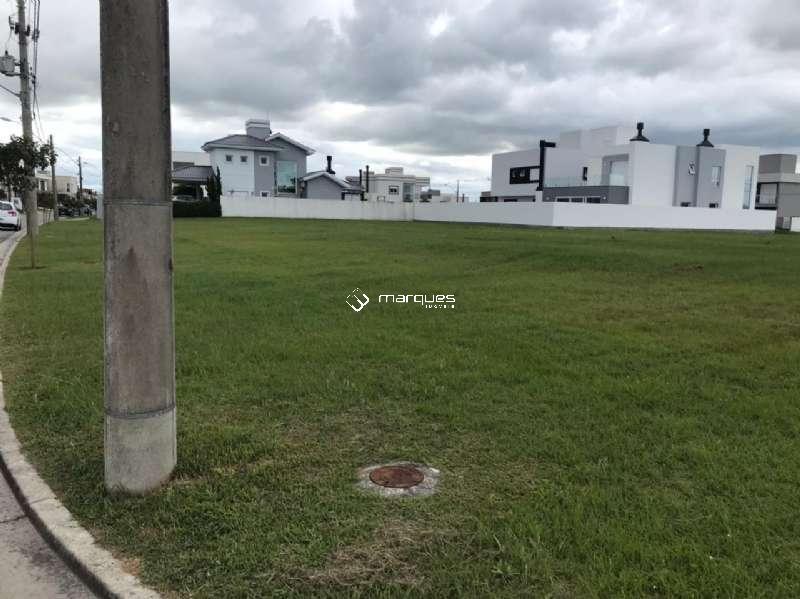 Terreno com 434m² à venda no bairro Laranjal, Pelotas