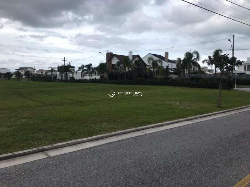 Terreno com 434m² à venda no bairro Laranjal, Pelotas