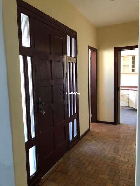 Casa com 4 quartos, 3 banheiros e 300m² à venda no bairro Centro, Pelotas