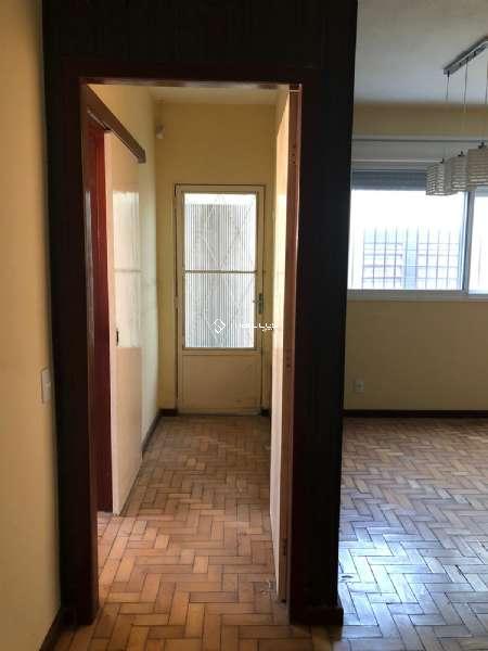 Casa com 4 quartos, 3 banheiros e 300m² à venda no bairro Centro, Pelotas