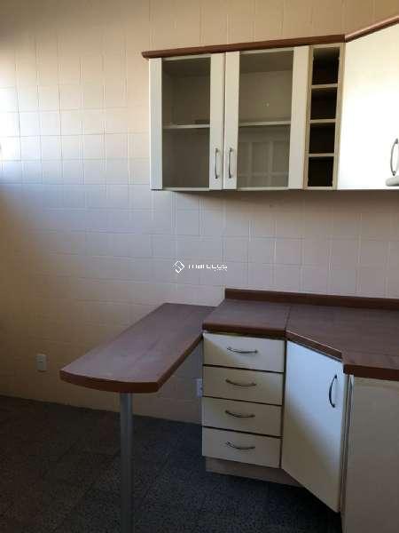 Casa com 4 quartos, 3 banheiros e 300m² à venda no bairro Centro, Pelotas