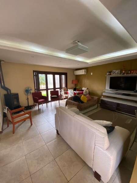 Casa com 3 quartos, 1 banheiro e 250m² à venda no bairro Laranjal, Pelotas