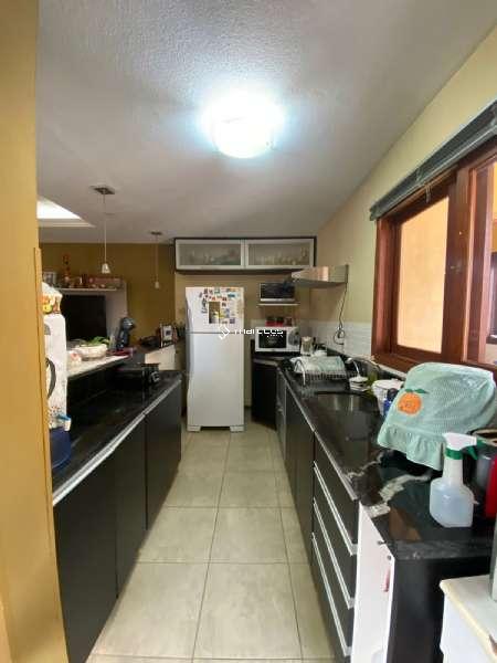 Casa com 3 quartos, 1 banheiro e 250m² à venda no bairro Laranjal, Pelotas