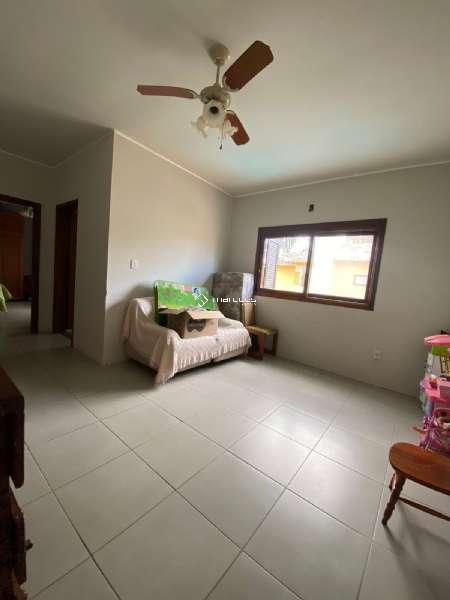 Casa com 3 quartos, 1 banheiro e 250m² à venda no bairro Laranjal, Pelotas