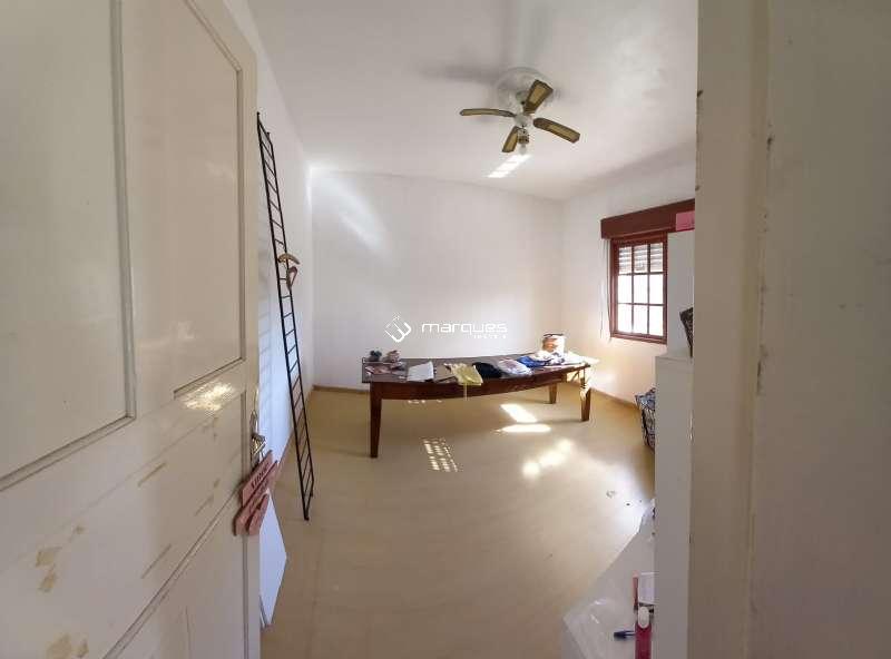 Casa com 5 quartos, 3 banheiros e 349m² à venda no bairro Centro, Pelotas