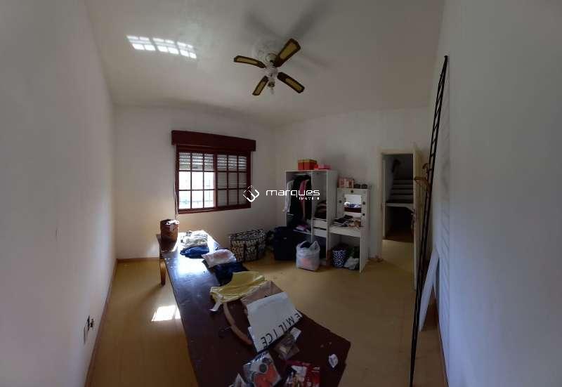 Casa com 5 quartos, 3 banheiros e 349m² à venda no bairro Centro, Pelotas