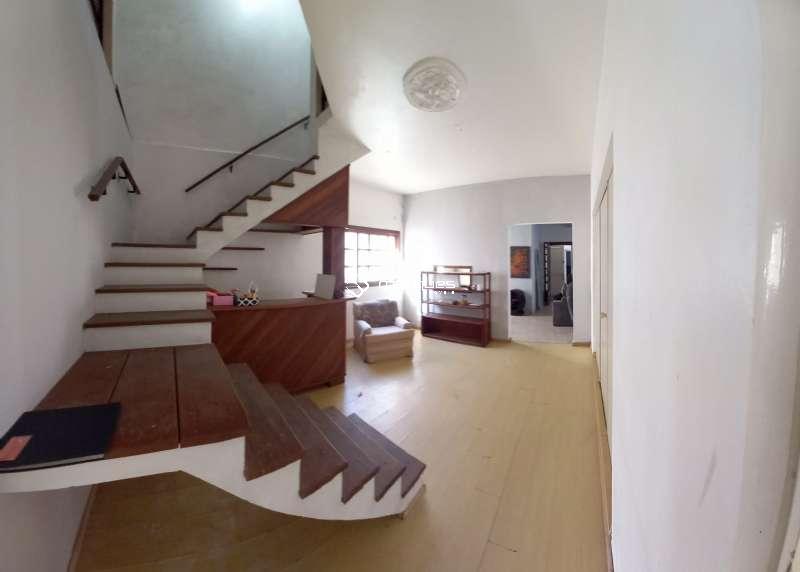 Casa com 5 quartos, 3 banheiros e 349m² à venda no bairro Centro, Pelotas