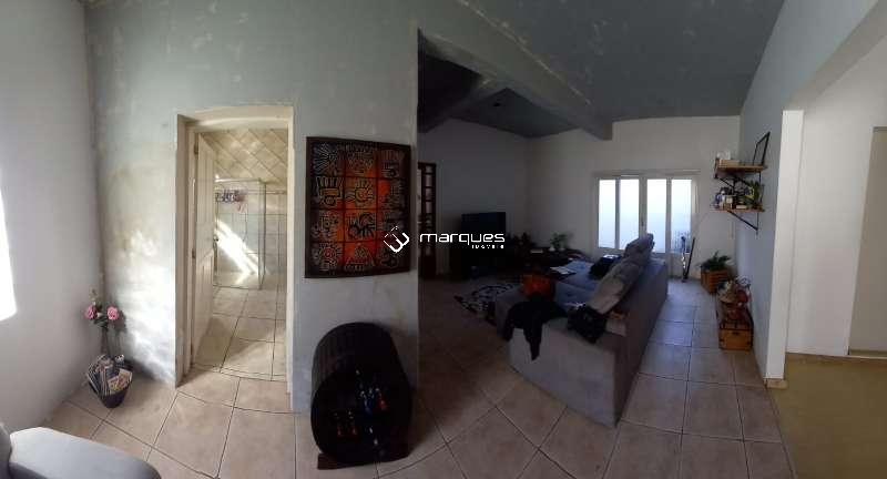 Casa com 5 quartos, 3 banheiros e 349m² à venda no bairro Centro, Pelotas