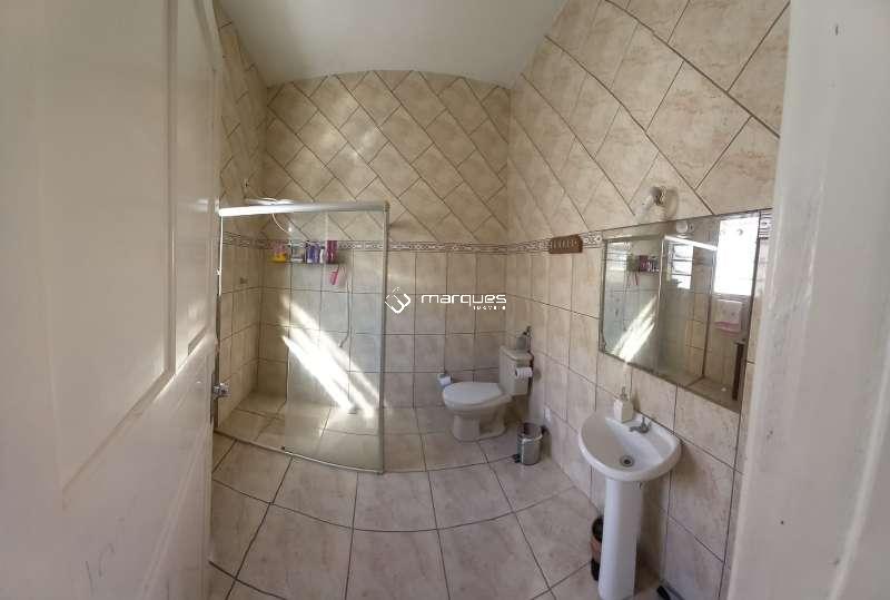 Casa com 5 quartos, 3 banheiros e 349m² à venda no bairro Centro, Pelotas