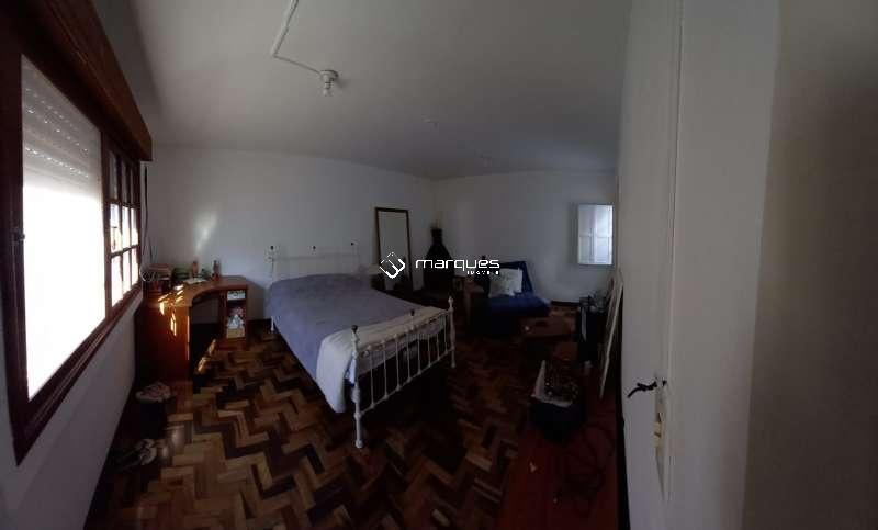 Casa com 5 quartos, 3 banheiros e 349m² à venda no bairro Centro, Pelotas