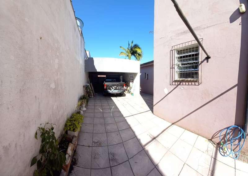 Casa com 5 quartos, 3 banheiros e 349m² à venda no bairro Centro, Pelotas
