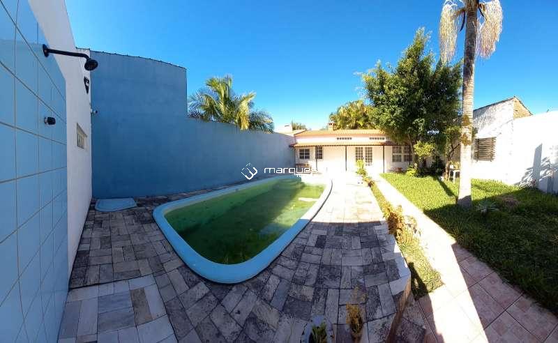 Casa com 5 quartos, 3 banheiros e 349m² à venda no bairro Centro, Pelotas