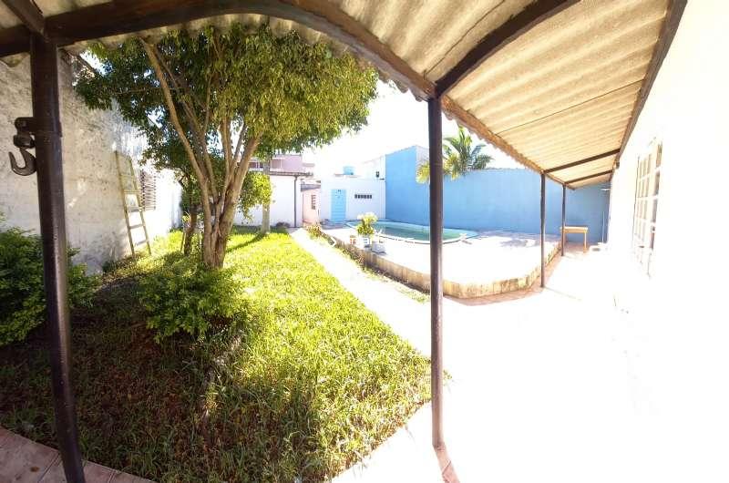 Casa com 5 quartos, 3 banheiros e 349m² à venda no bairro Centro, Pelotas
