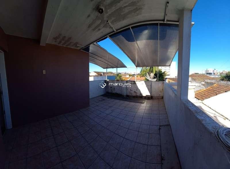 Casa com 5 quartos, 3 banheiros e 349m² à venda no bairro Centro, Pelotas