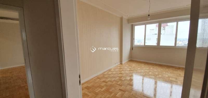 Apartamento com 3 quartos, 3 banheiros e 144m² à venda no bairro Centro, Pelotas