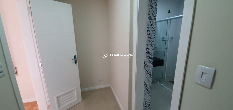 Apartamento com 3 quartos, 3 banheiros e 144m² à venda no bairro Centro, Pelotas