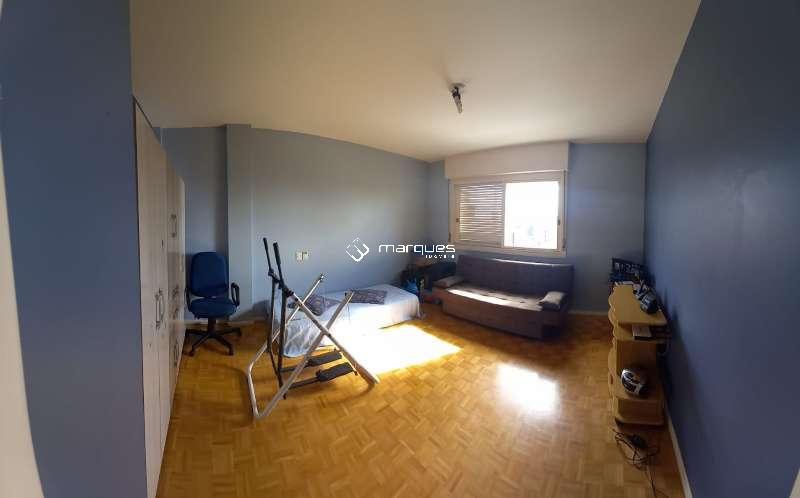 Apartamento com 2 quartos, 3 banheiros e 138m² à venda no bairro Centro, Pelotas