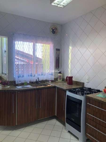 Casa com 3 quartos, 2 banheiros e 464m² à venda no bairro Areal, Pelotas