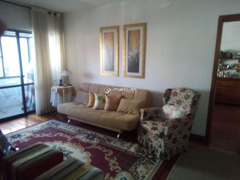 Apartamento com 3 quartos, 5 banheiros e 212m² à venda no bairro Centro, Pelotas