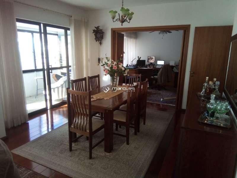 Apartamento com 3 quartos, 5 banheiros e 212m² à venda no bairro Centro, Pelotas