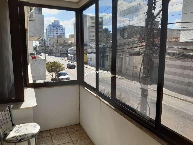 Apartamento com 3 quartos, 5 banheiros e 212m² à venda no bairro Centro, Pelotas